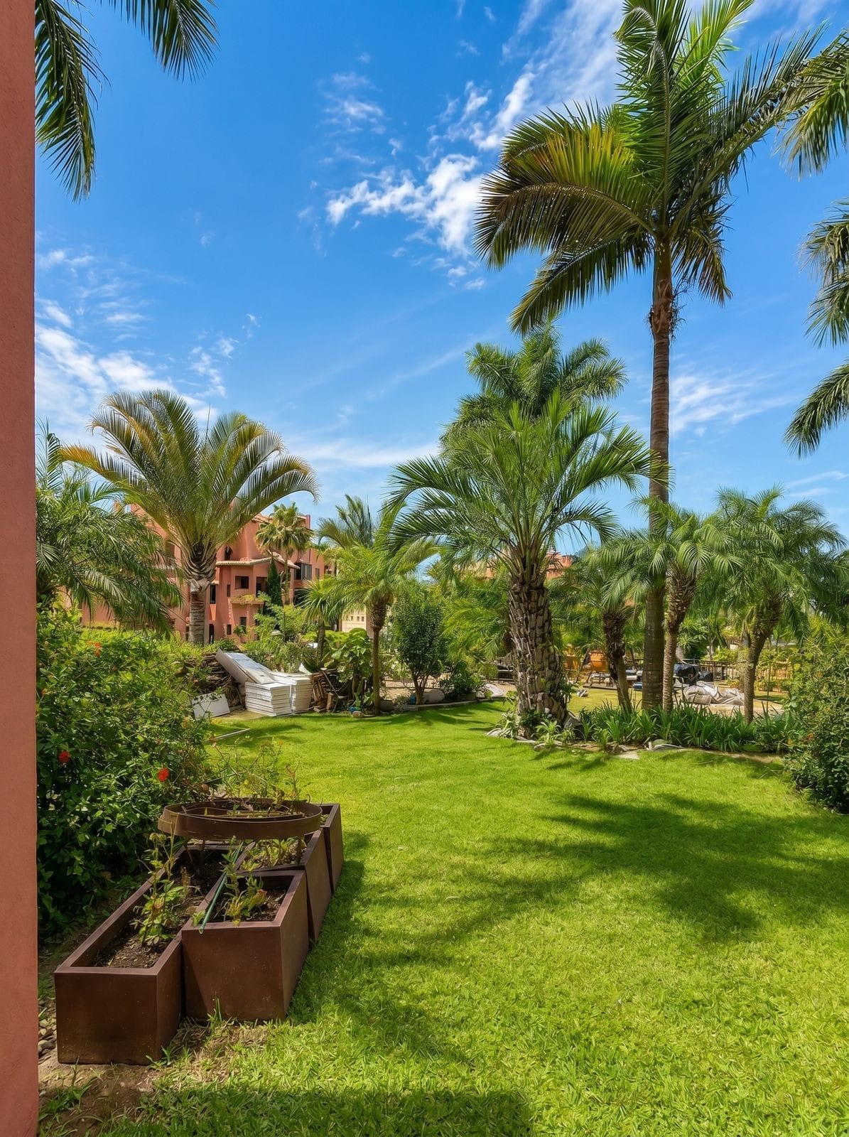 4 bedroom Apartment For Sale