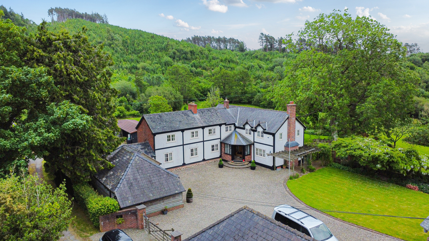 4 bedroom Link detached house For Sale