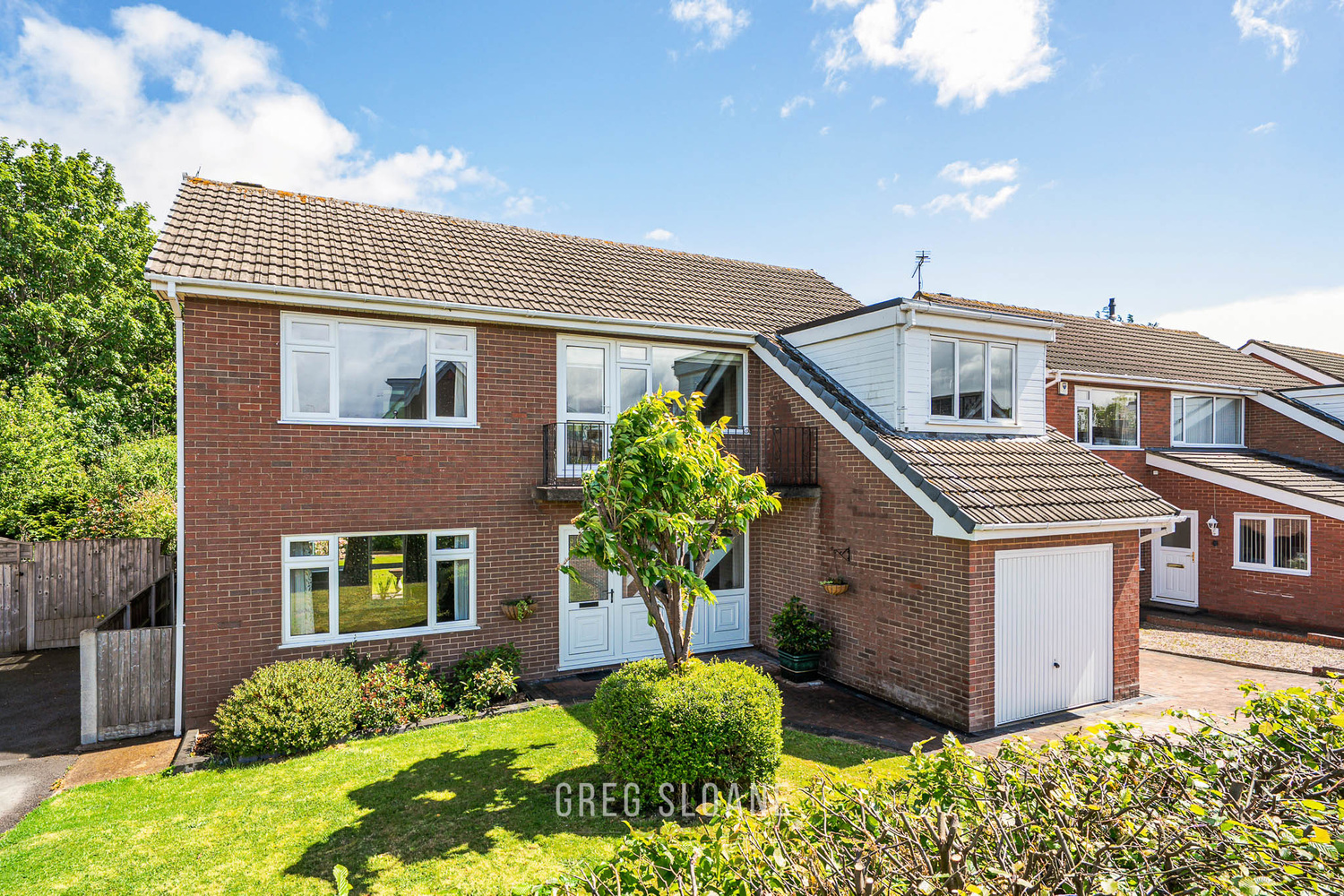 4 bedroom Detached house Under Offer