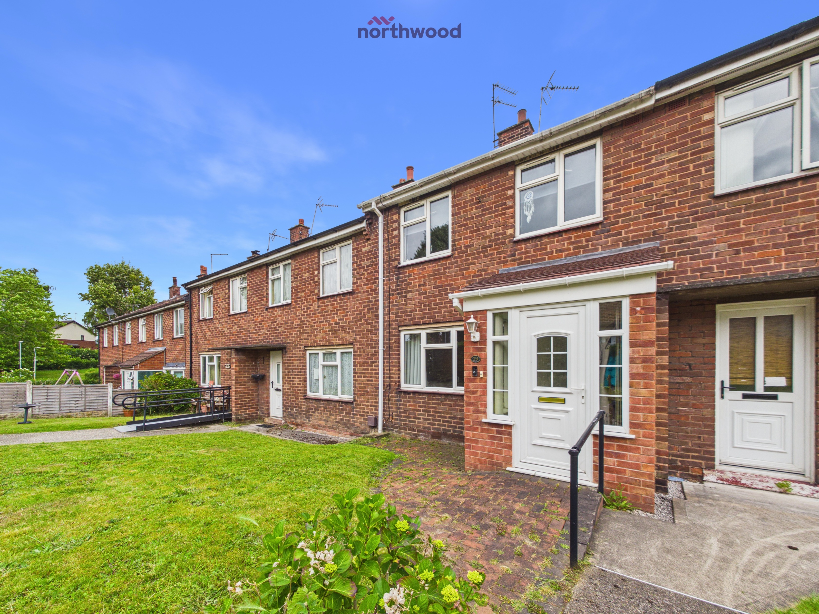 2 bedroom Terraced House Under Offer