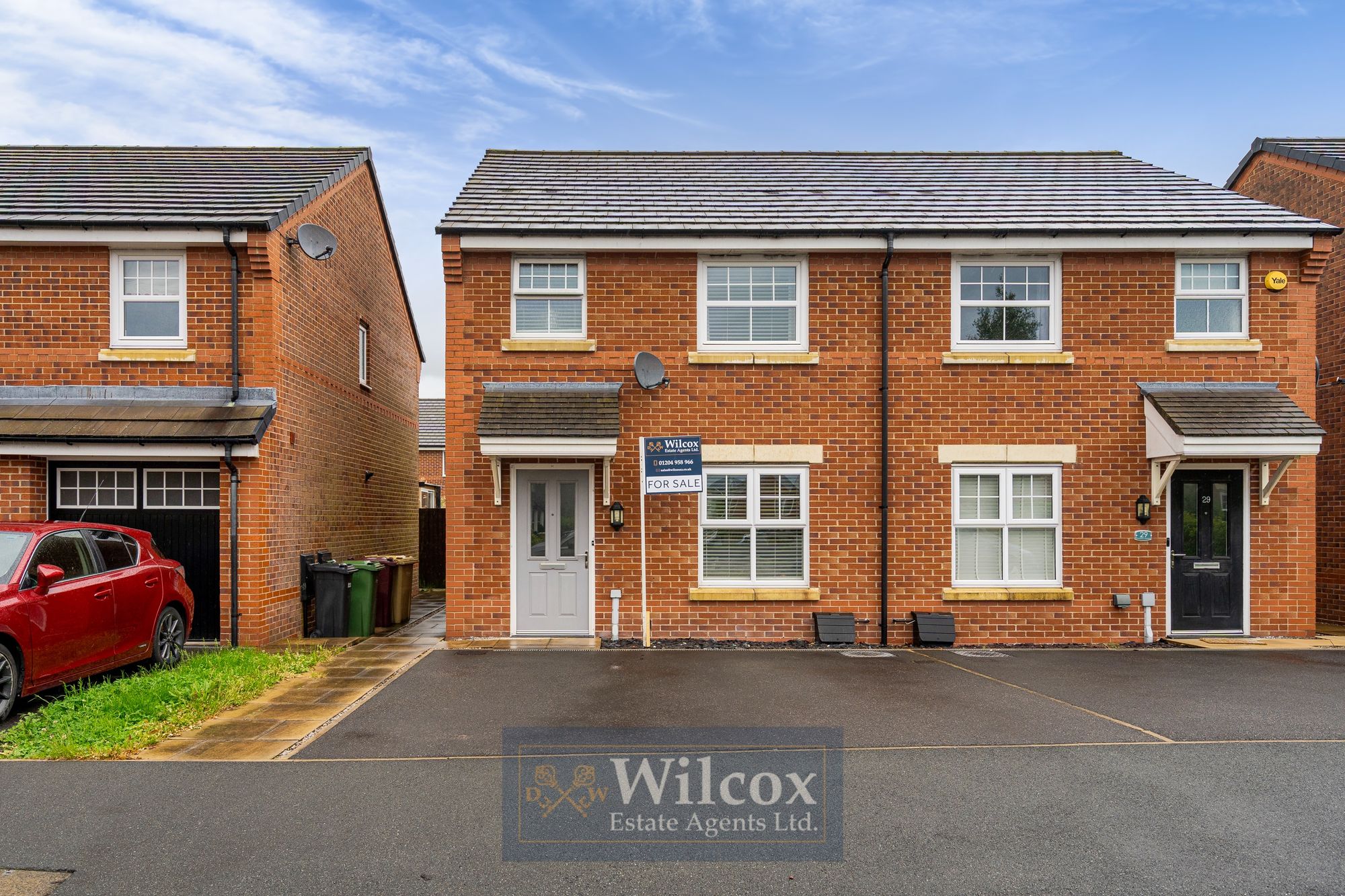 3 bedroom Semi-detached house For Sale