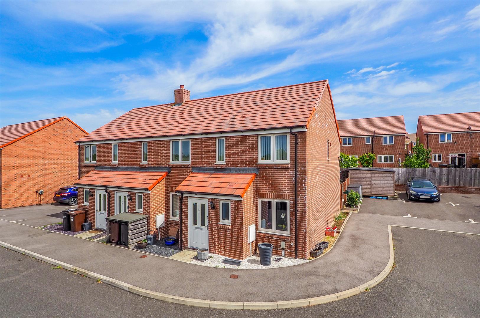 2 bedroom House (unspecified) Under Offer