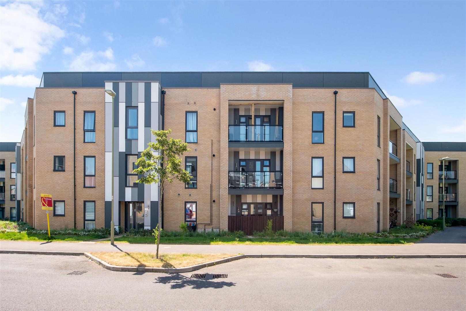 1 bedroom Flat Under Offer