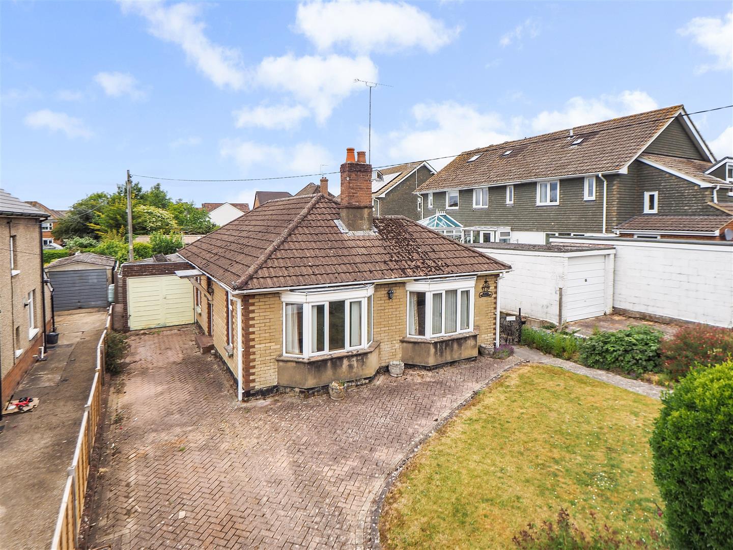 3 bedroom Detached bungalow For Sale