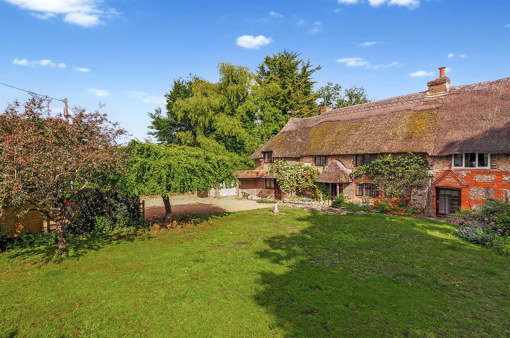 4 bedroom Semi-detached house For Sale