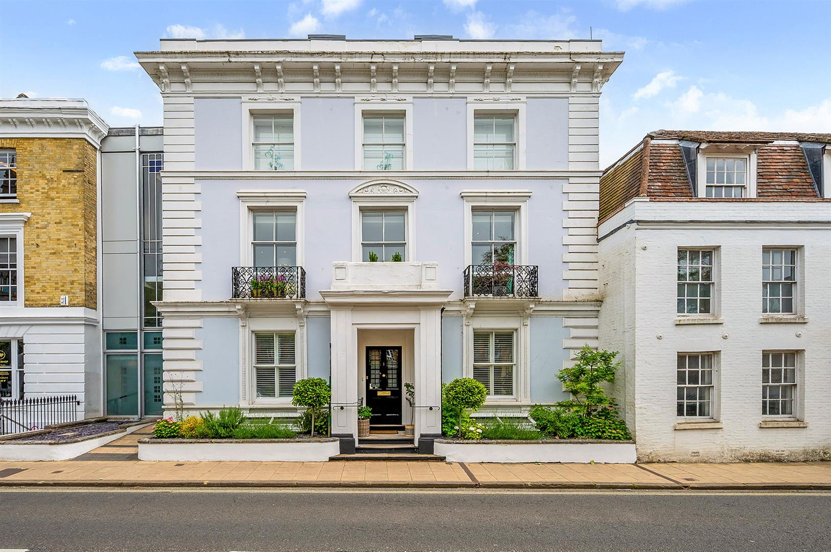2 bedroom Apartment For Sale