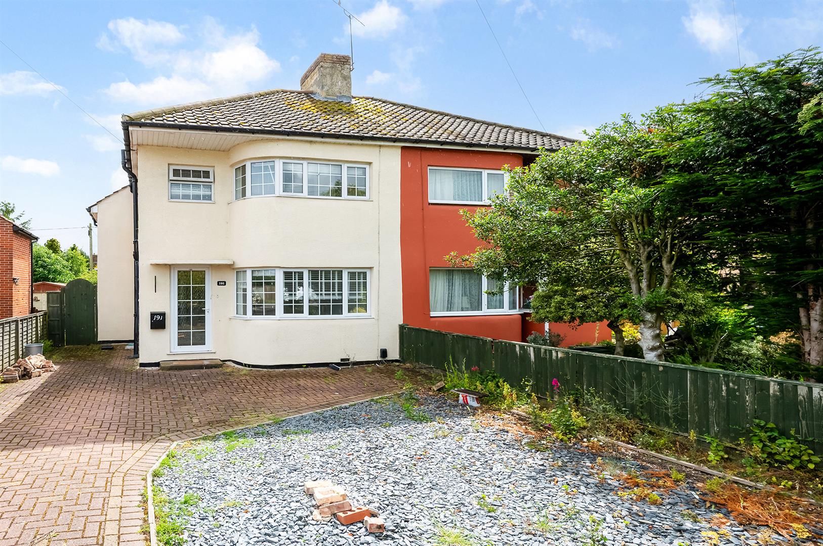 3 bedroom Semi-detached house For Sale