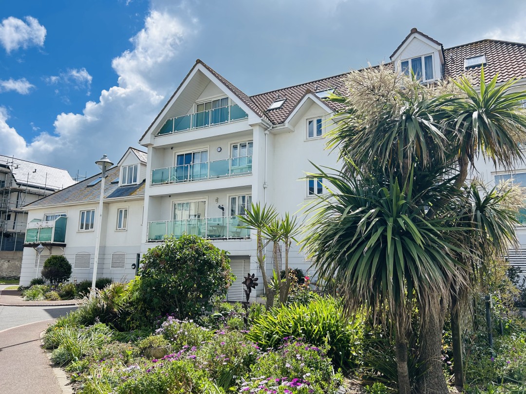 1 bedroom Flat For Sale