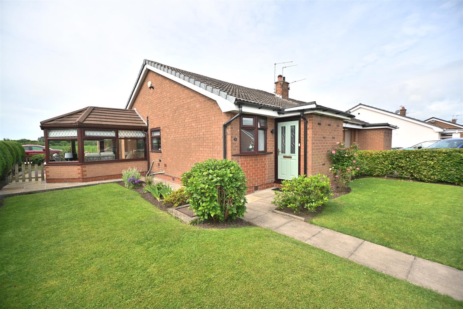2 bedroom Bungalow For Sale
