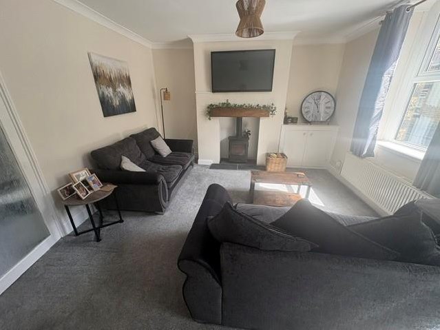2 bedroom House (unspecified) Under Offer