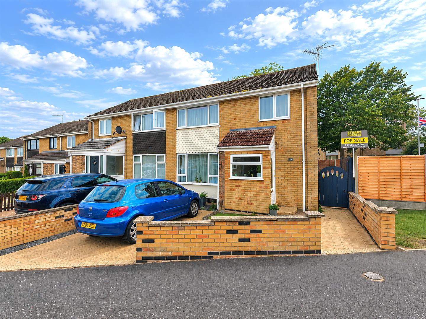 3 bedroom End of terrace house Under Offer