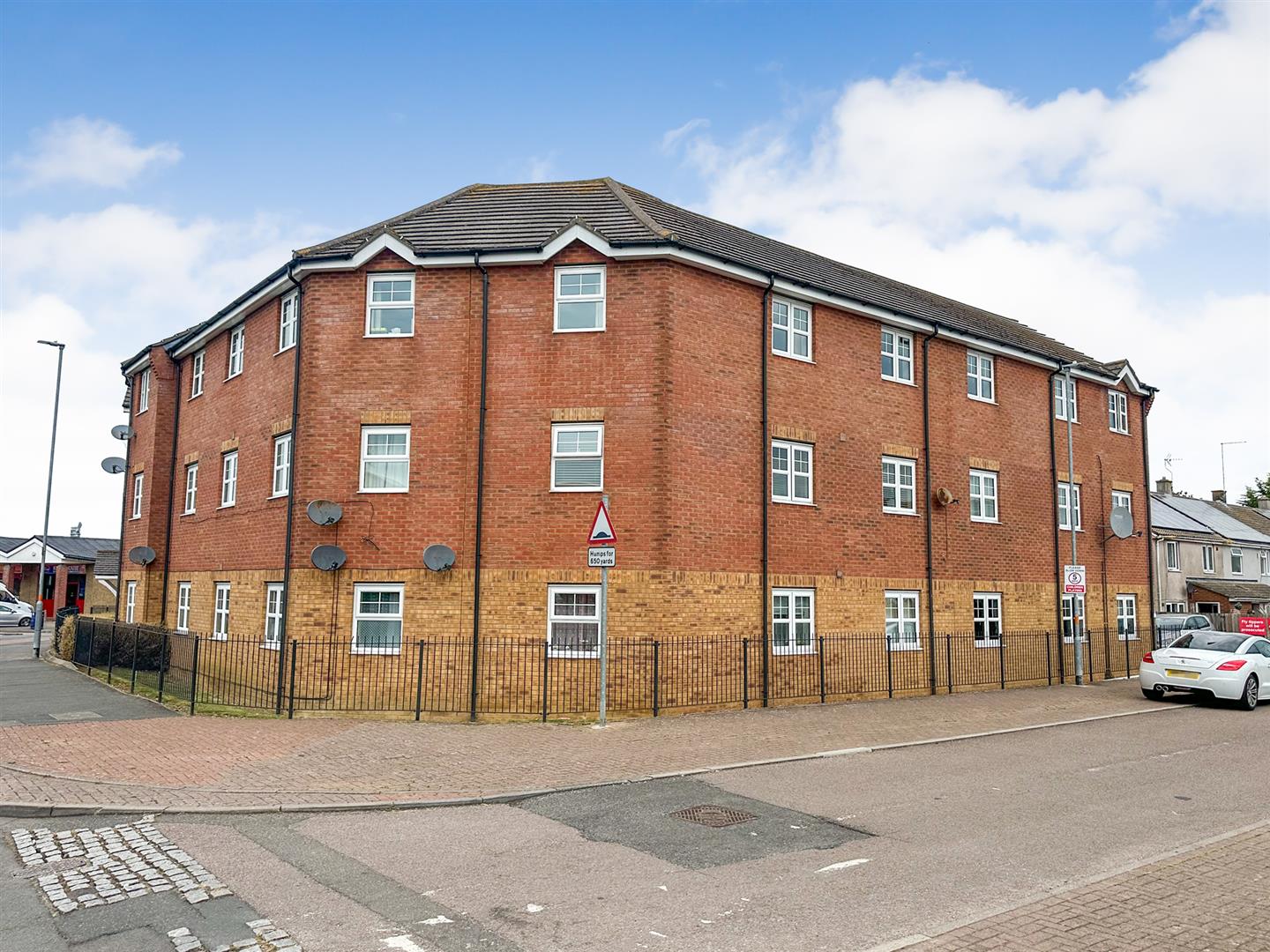 2 bedroom Penthouse For Sale