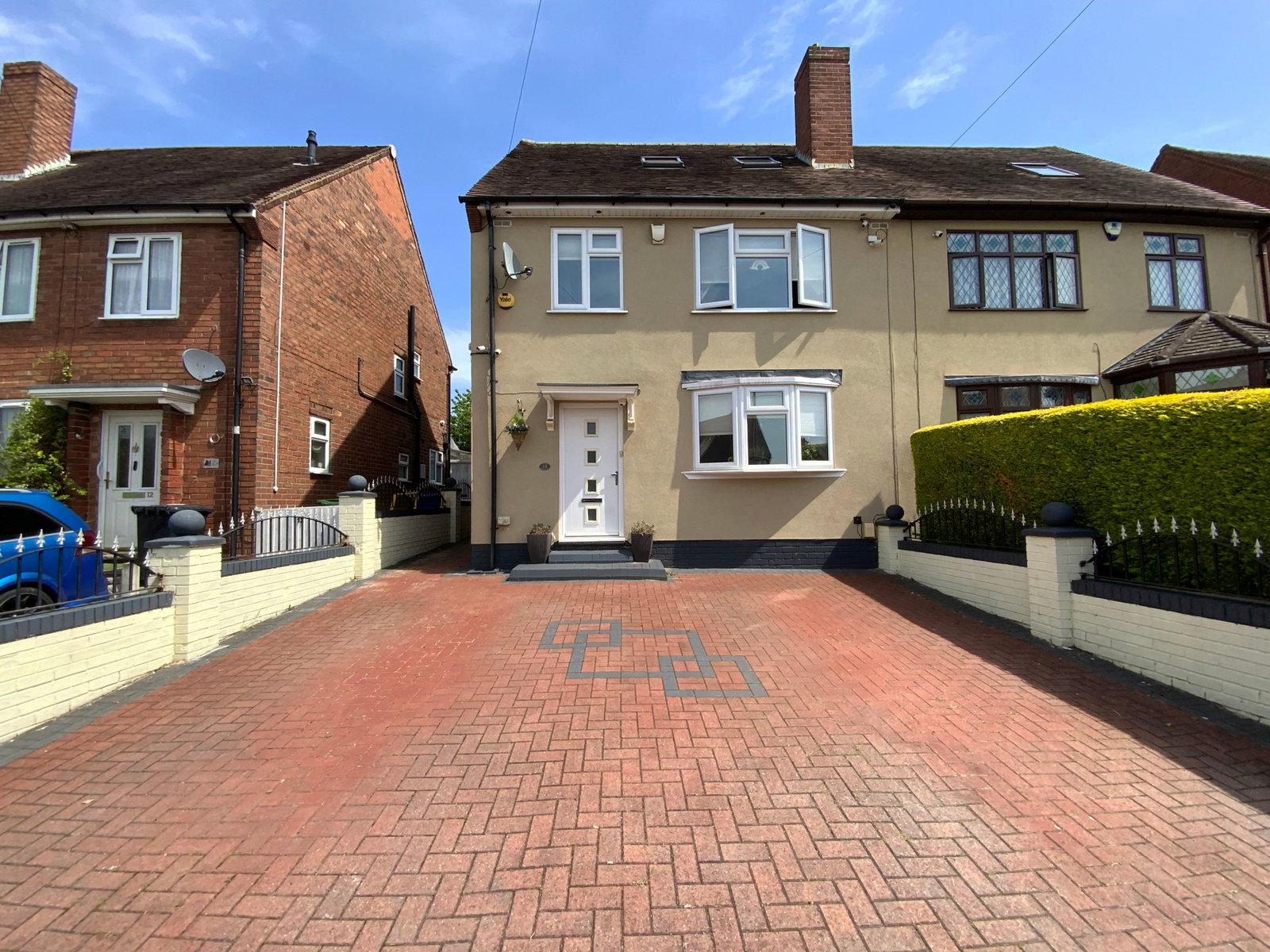 4 bedroom Semi-detached house For Sale