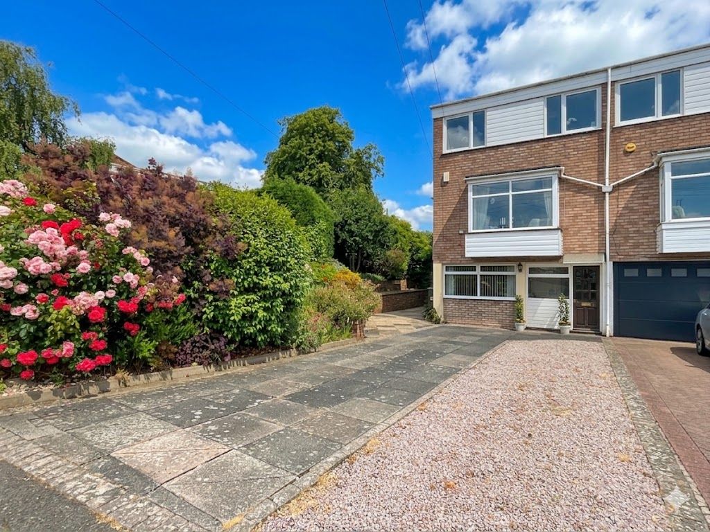 4 bedroom Town house Under Offer