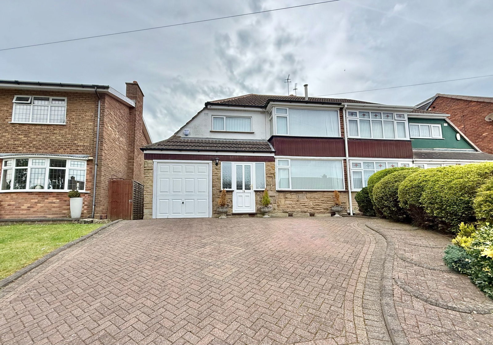 3 bedroom Semi-detached house For Sale