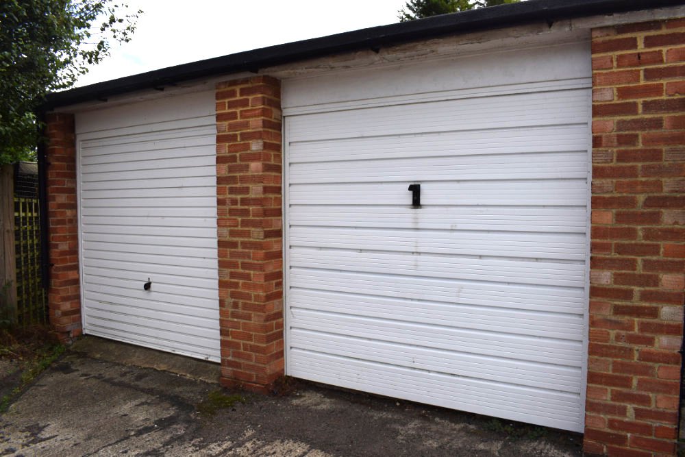  House (unspecified) Under Offer