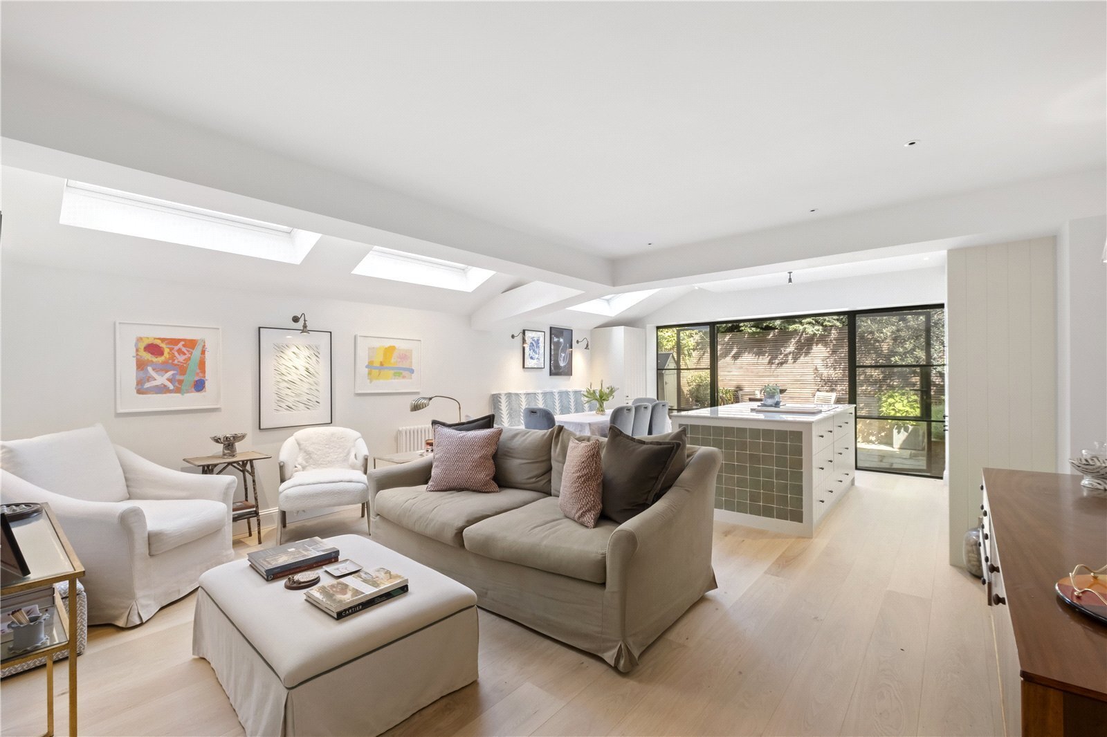2 bedroom Flat Under Offer