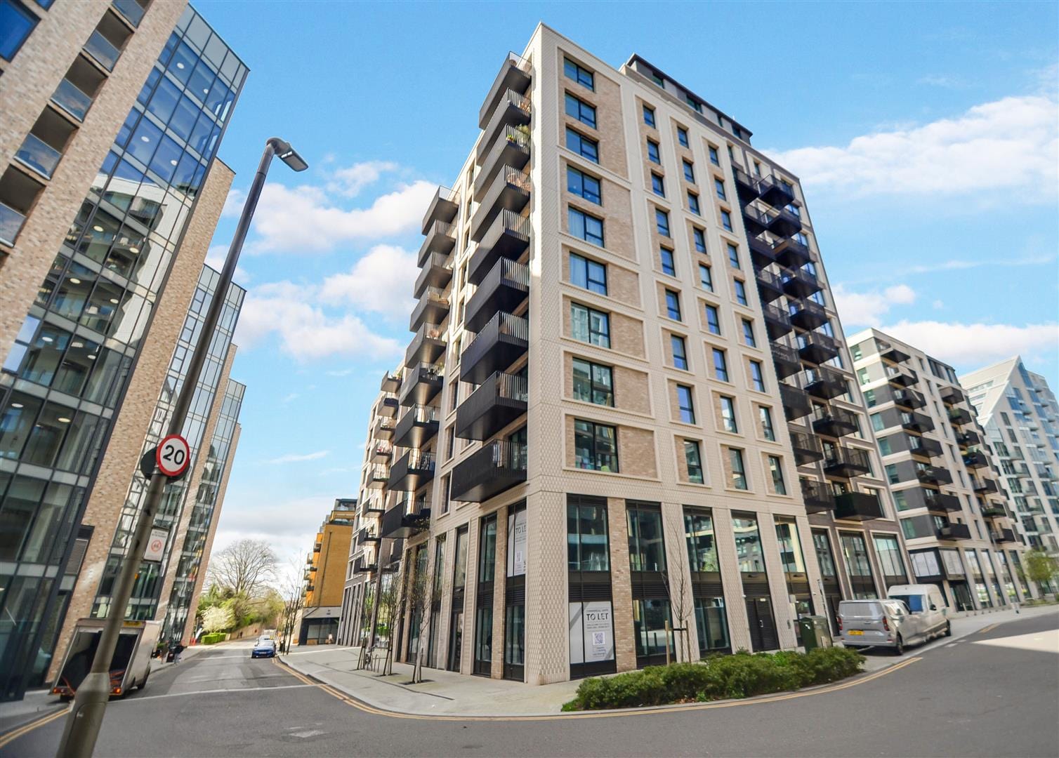 2 bedroom Flat For Sale