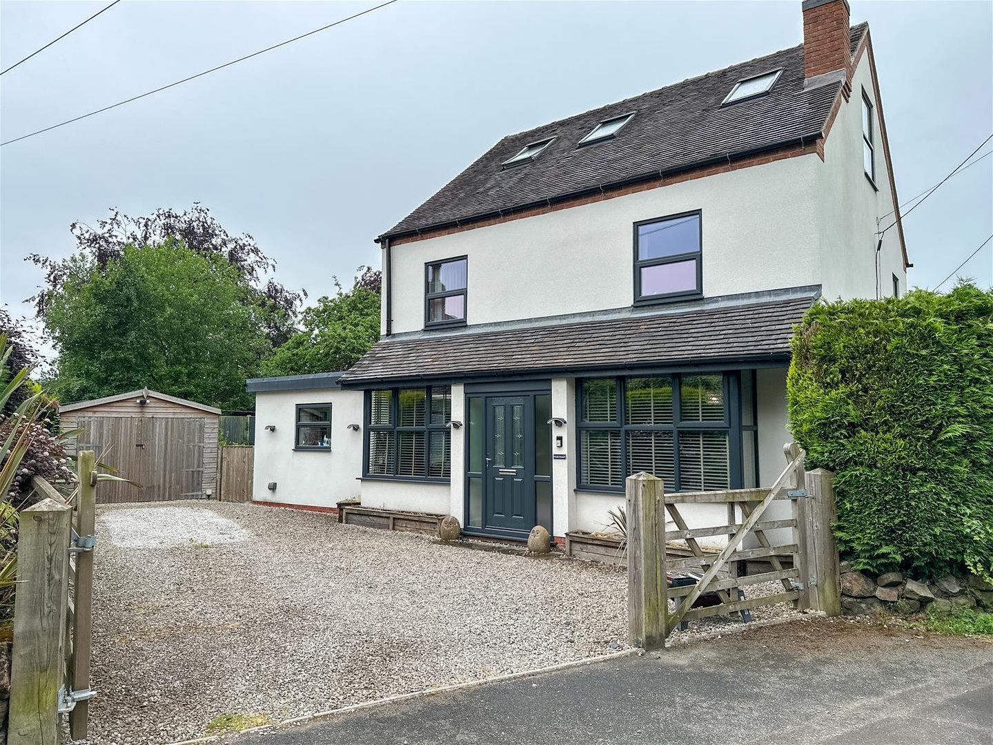 4 bedroom Link detached house Under Offer
