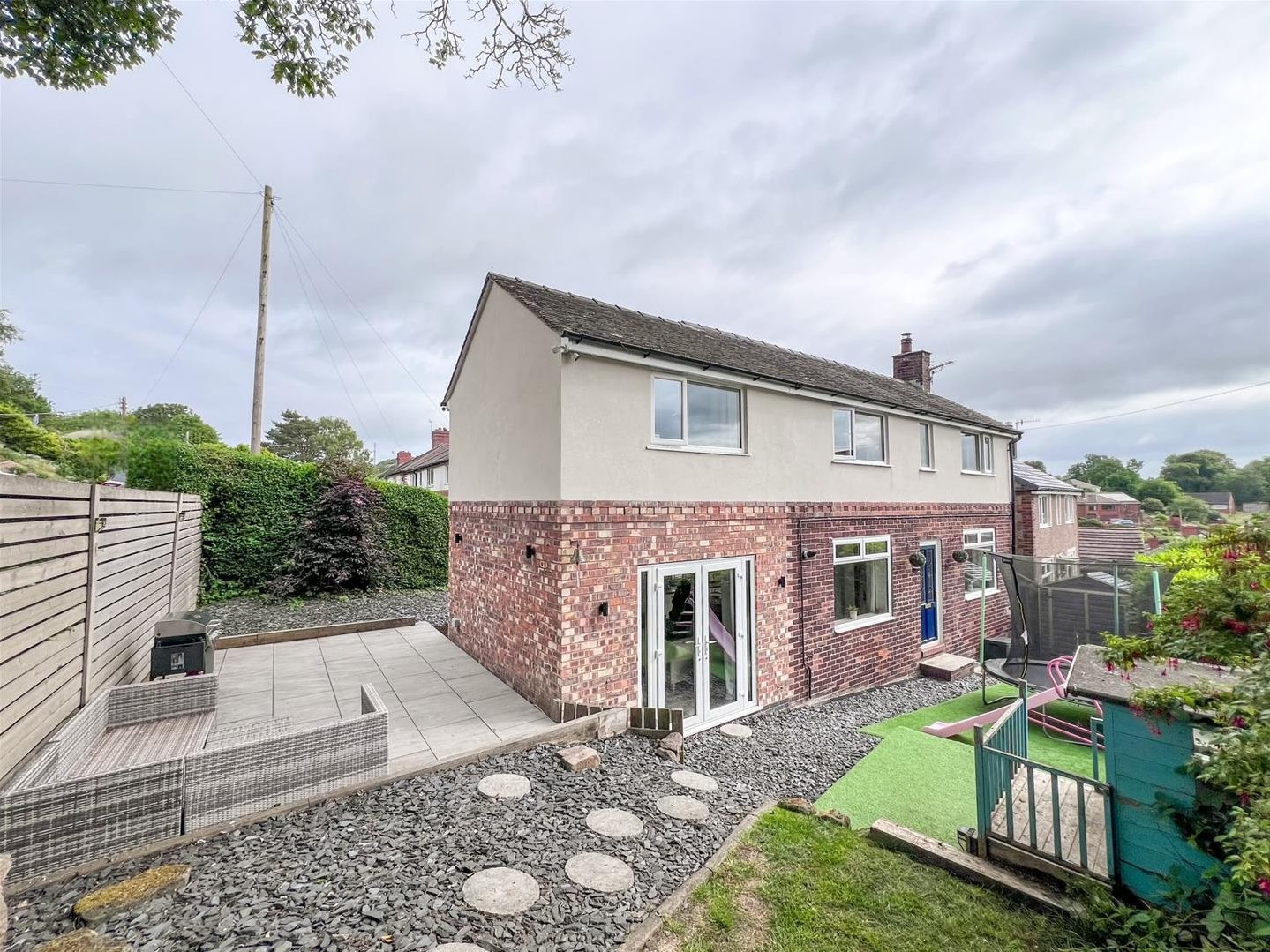 3 bedroom Link detached house For Sale