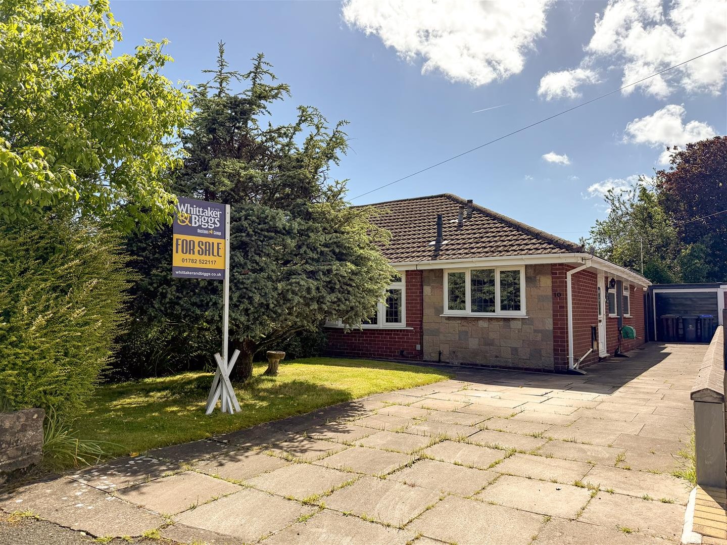 2 bedroom Detached bungalow For Sale