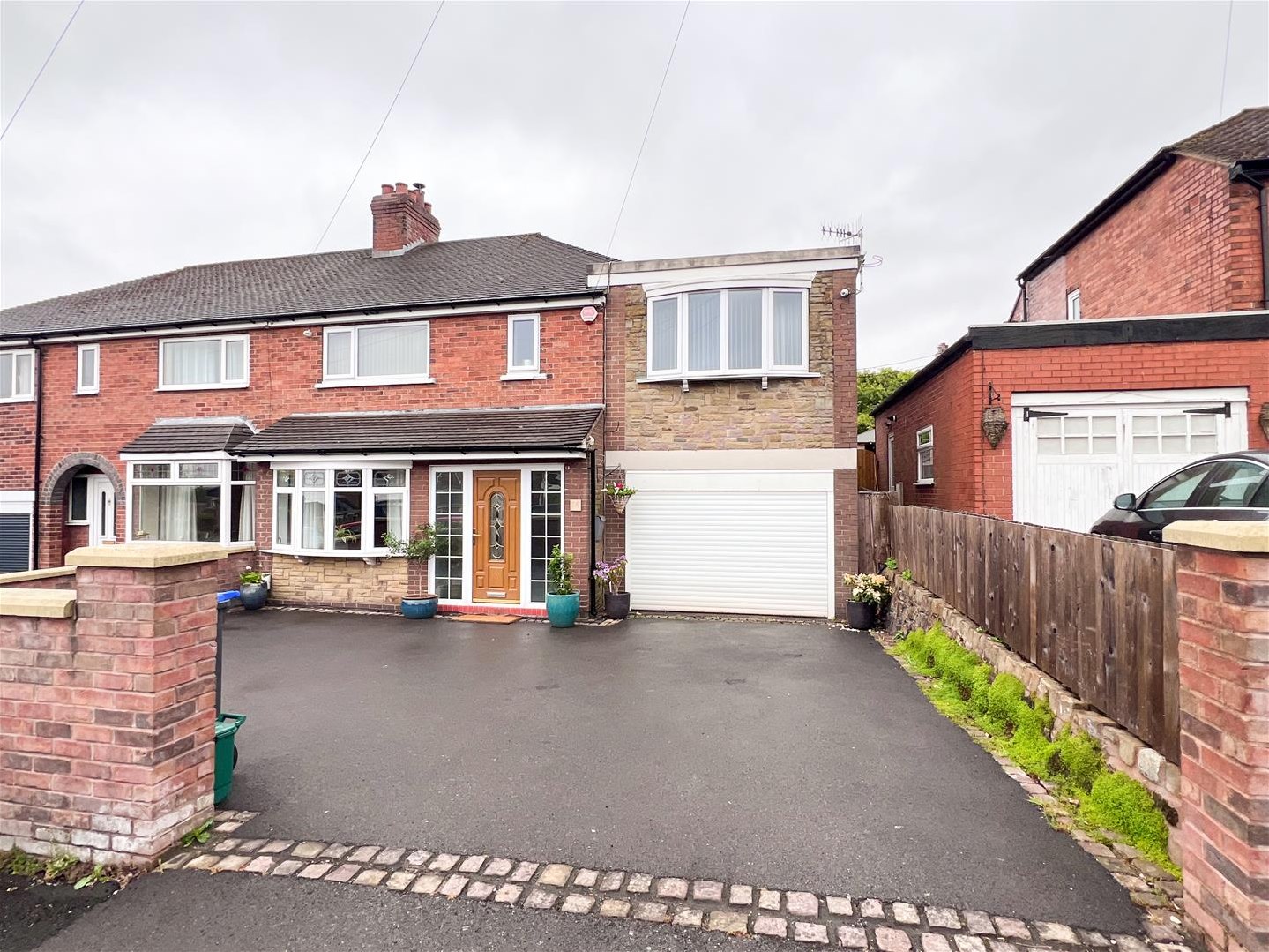 4 bedroom Link detached house Under Offer