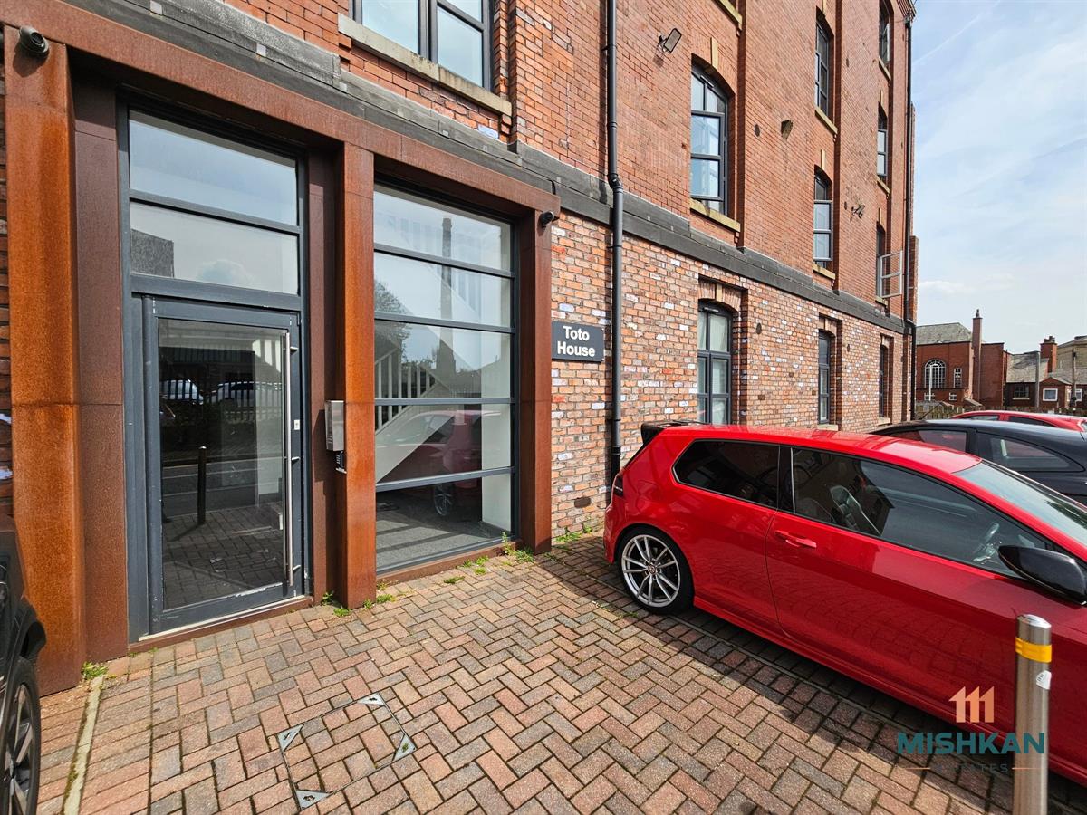 1 bedroom Penthouse To Let