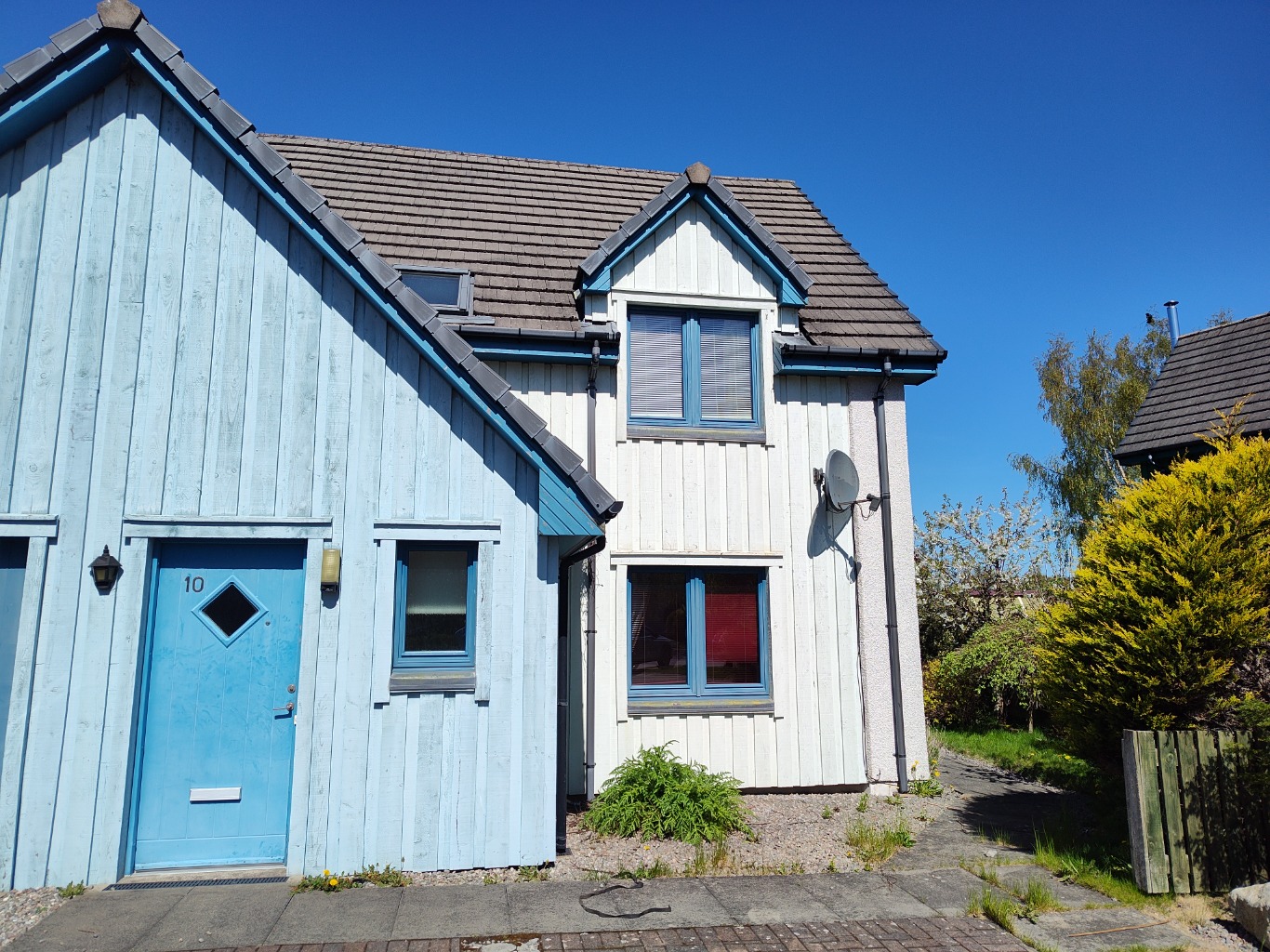 2 bedroom Semi-detached house For Sale