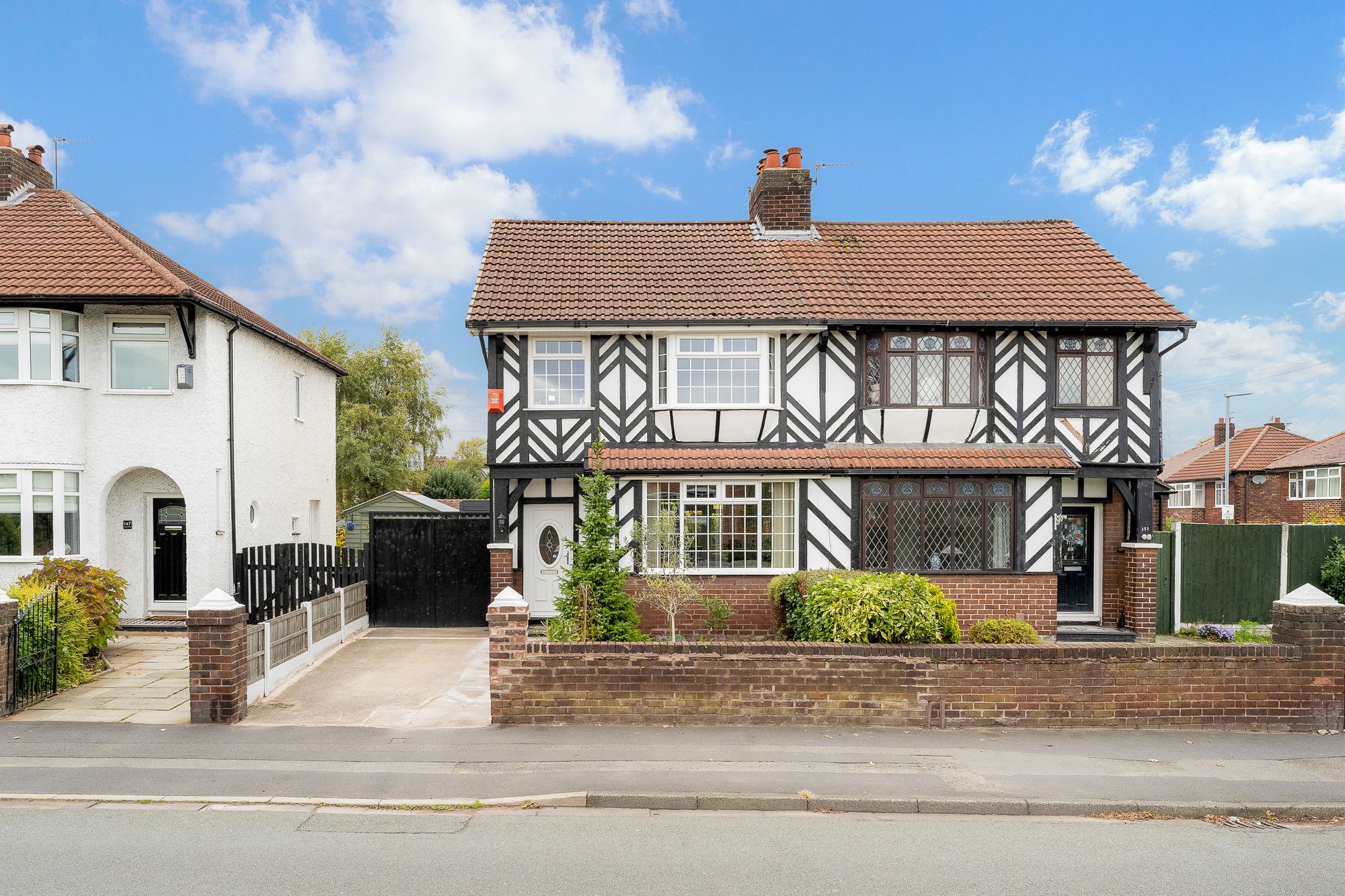 3 bedroom Semi-detached house For Sale