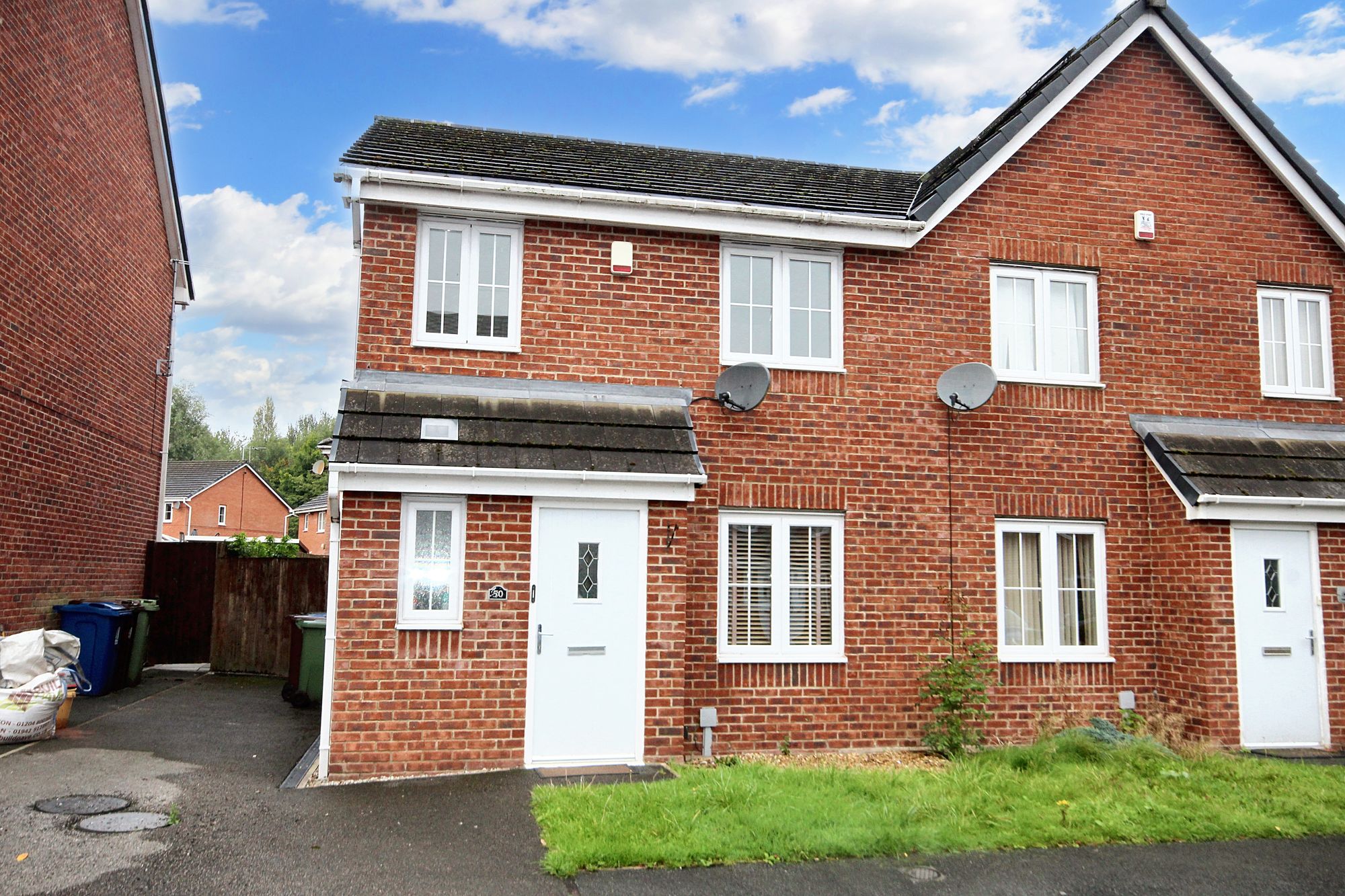 4 bedroom Semi-detached house For Sale