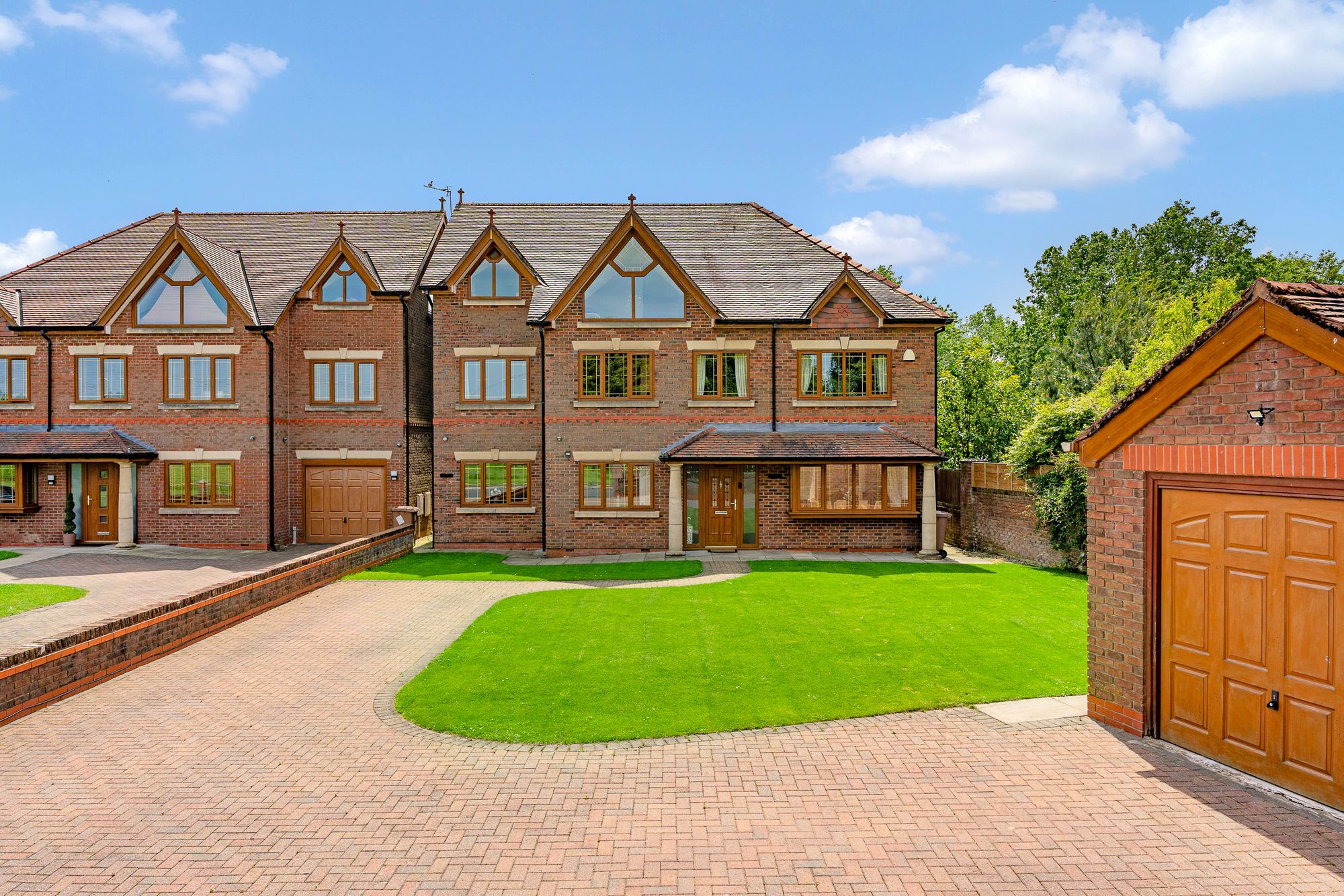 7 bedroom Detached house For Sale