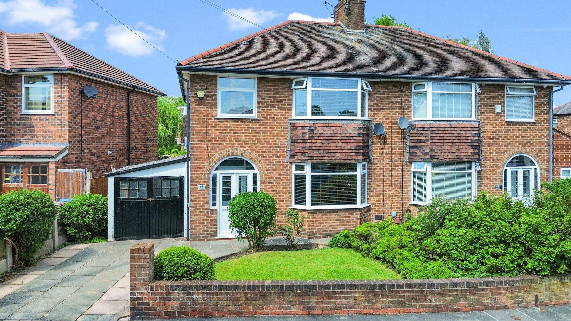 3 bedroom Semi-detached house For Sale