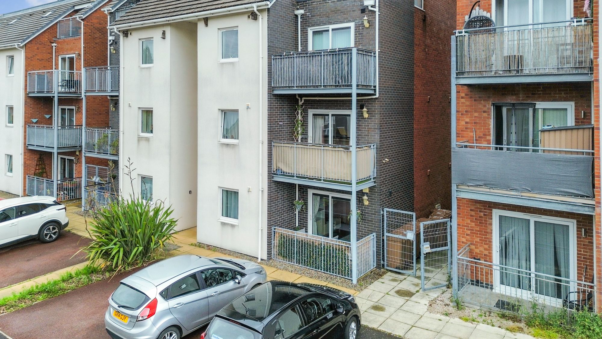 1 bedroom Apartment For Sale