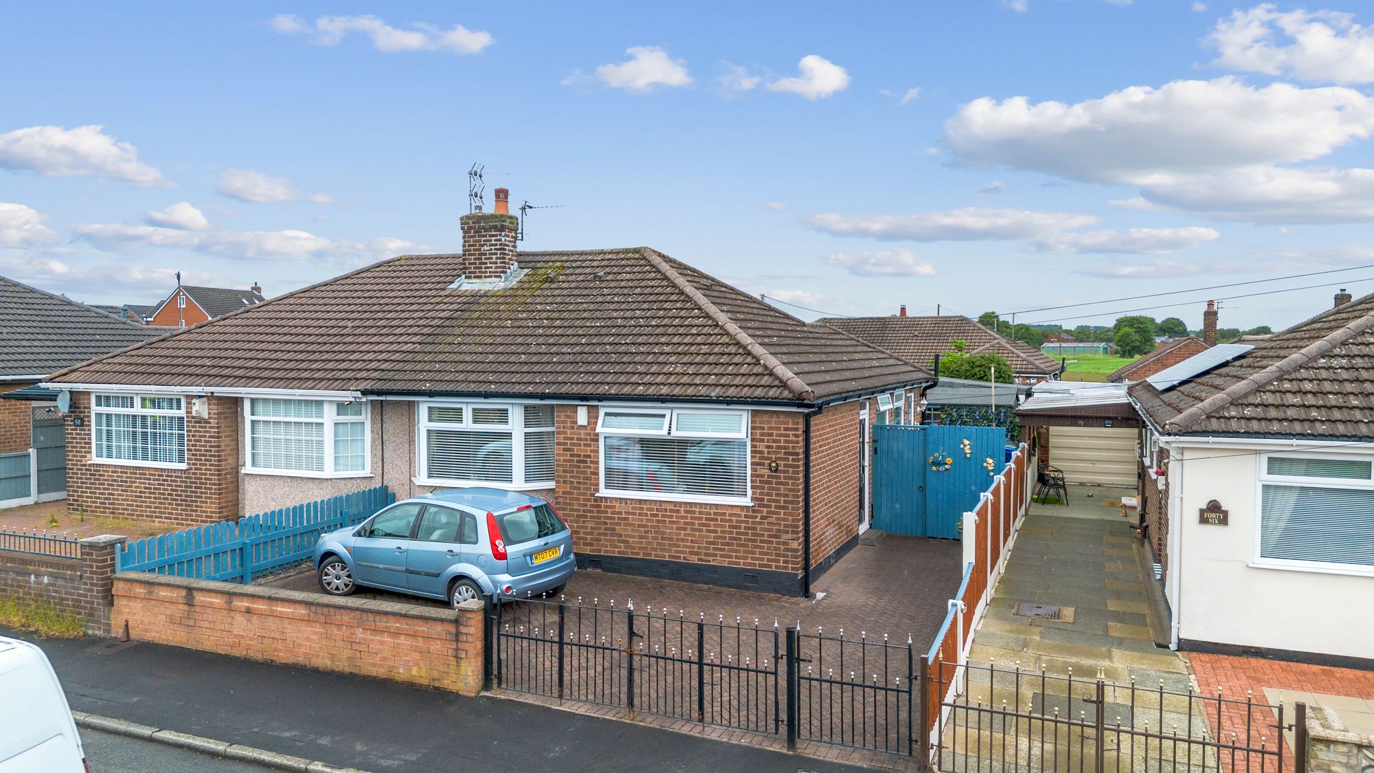 2 bedroom Detached bungalow For Sale