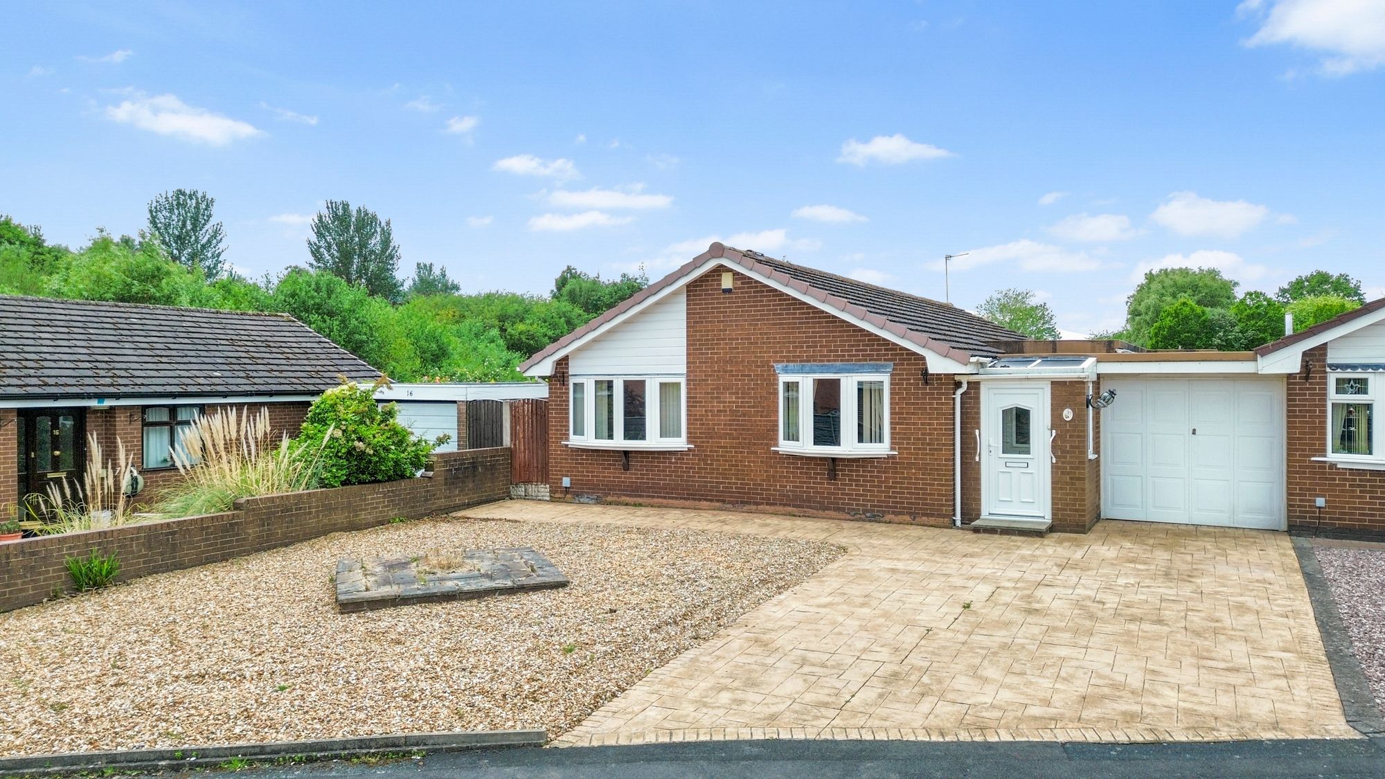2 bedroom Detached bungalow Under Offer