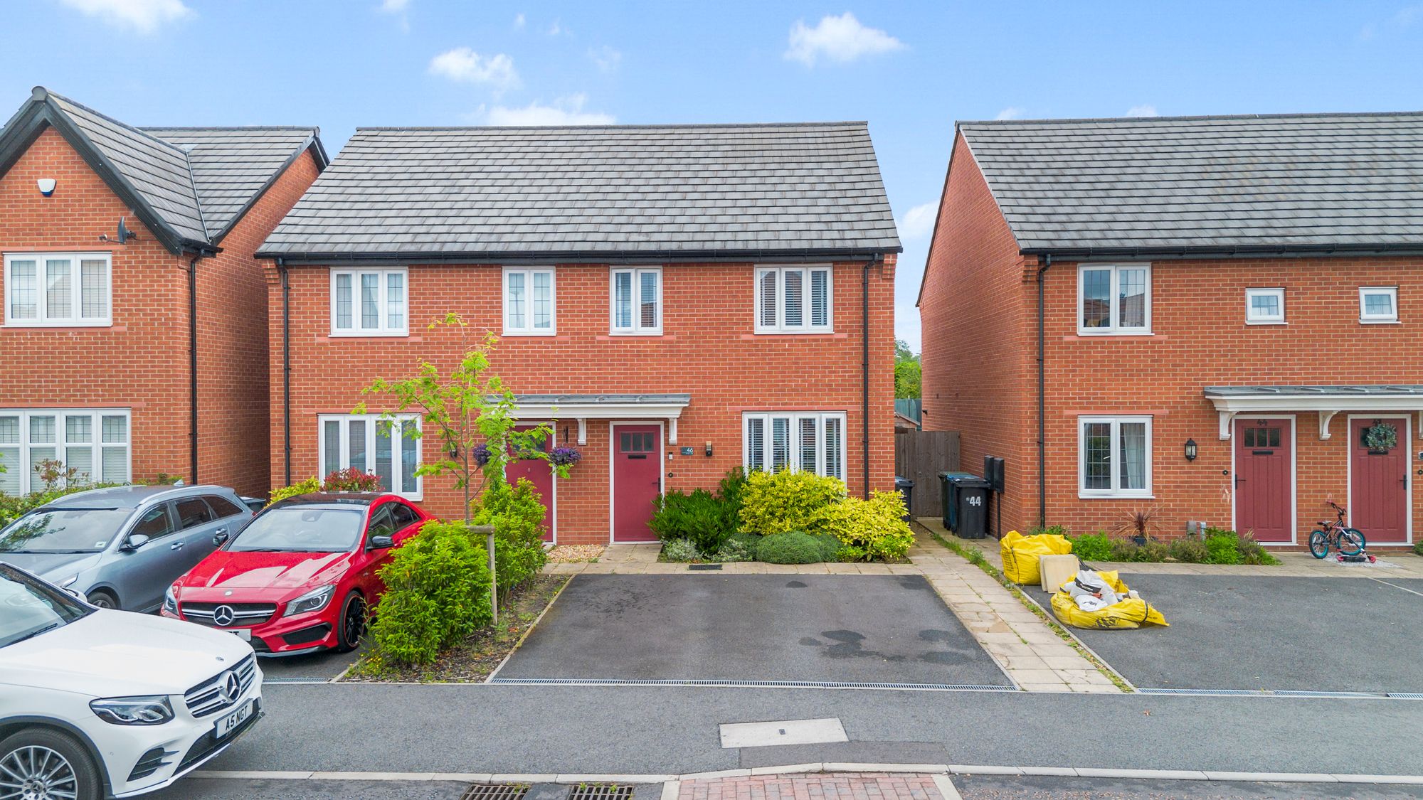 3 bedroom Semi-detached house For Sale