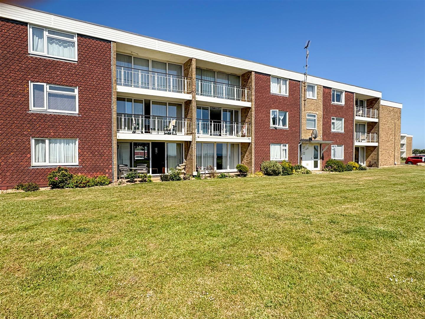 2 bedroom Apartment For Sale