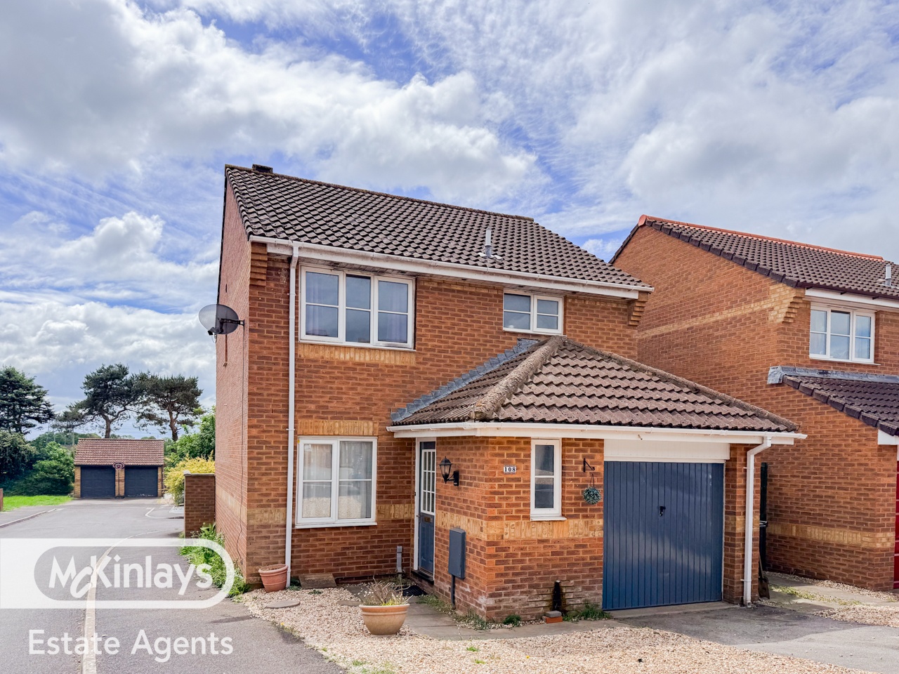 3 bedroom Detached house For Sale