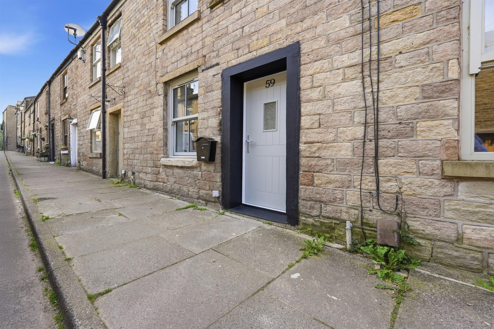 2 bedroom Terraced House To Let