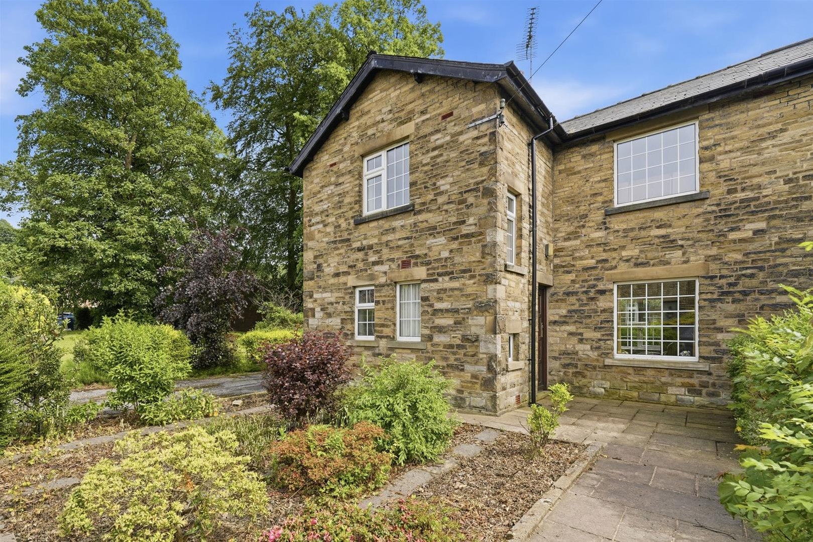 3 bedroom  For Sale