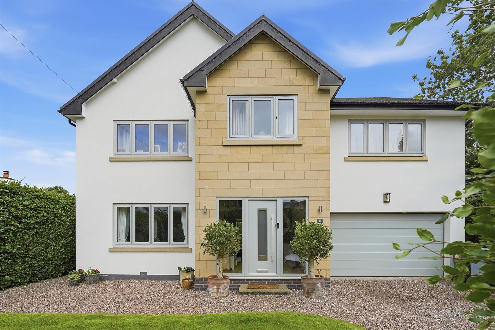 5 bedroom House (unspecified) For Sale