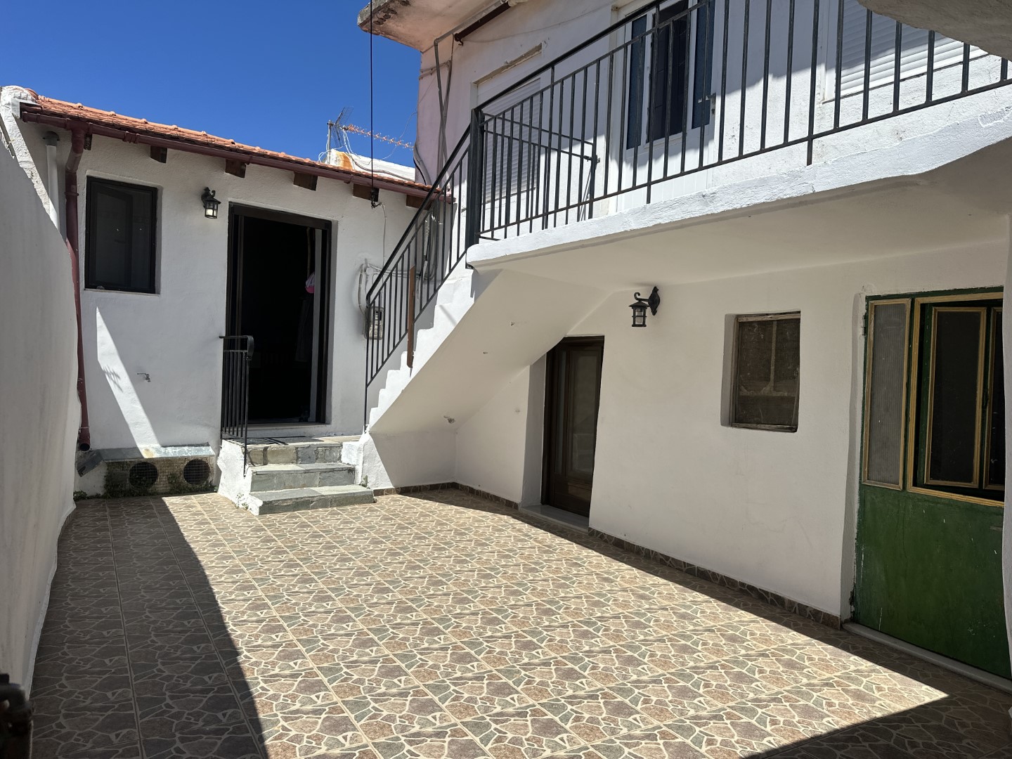 2 bedroom Stone House For Sale