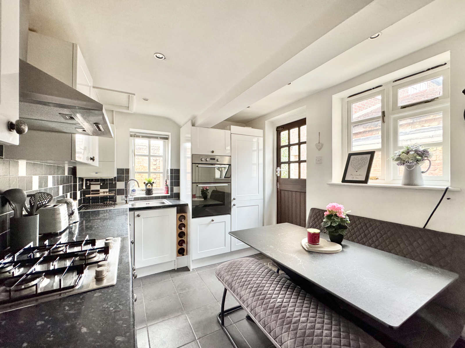 2 bedroom Terraced House Under Offer