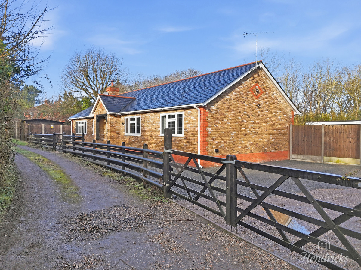 4 bedroom Bungalow Under Offer