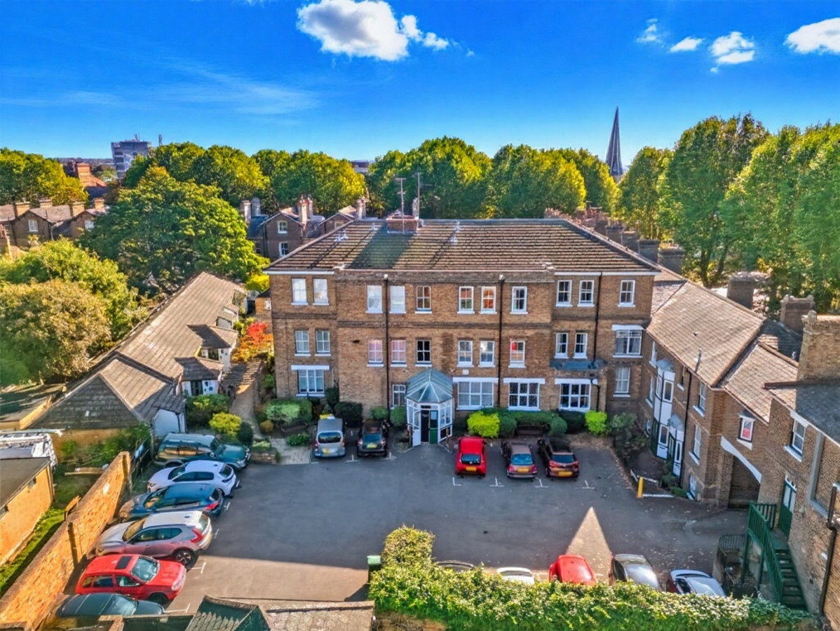 1 bedroom Flat For Sale