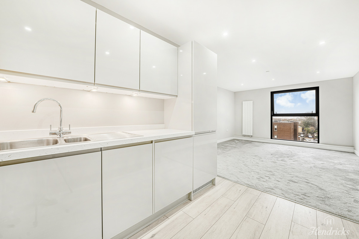 1 bedroom Flat For Sale