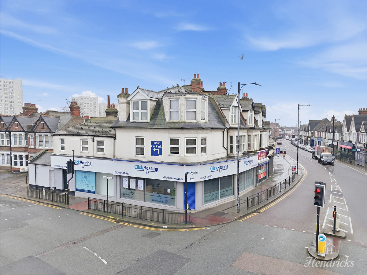 4 bedroom Flat For Sale