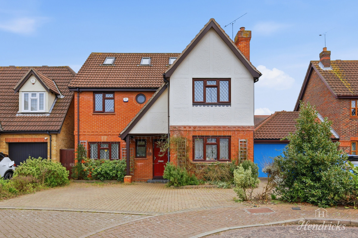 4 bedroom Detached house Under Offer