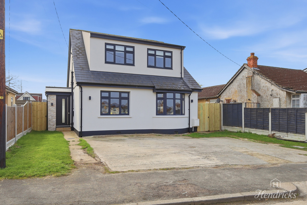 4 bedroom Detached house Under Offer
