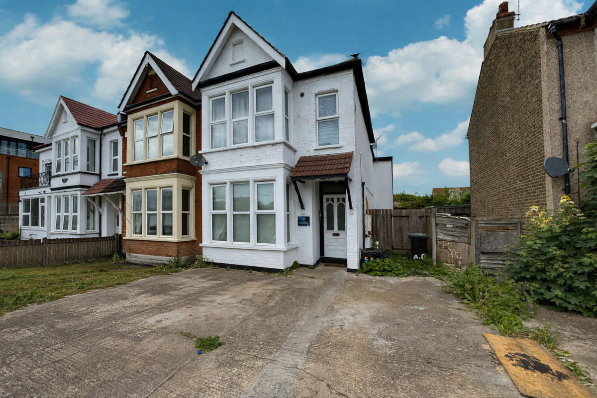 1 bedroom Flat For Sale